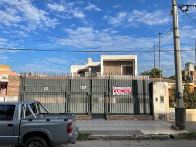 Casas Venta Santiago Del Estero Vendo amplia casa en 2 plantas sobre Lavalle.